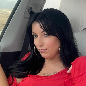 Miss_Nina live cam video preview