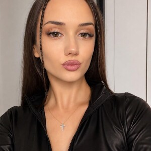 Glossy_ video