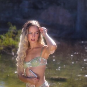 BBarbieGirl live cam video preview
