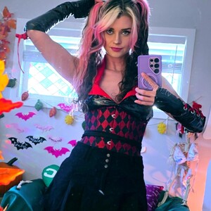 Alli_Leigh Caucasian webcam from United States