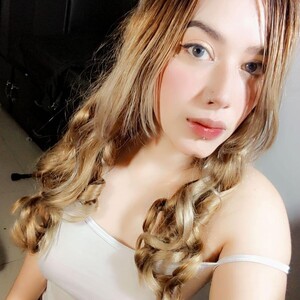 Amy_kix Sex Toy webcam from Brazil