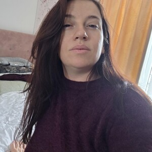 Cheeky_lora Caucasian webcam from Romania