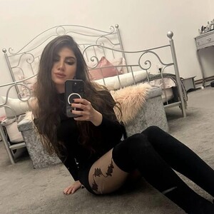 KiraCherry Teen webcam from Romania