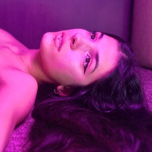 LucyPurple Sex Toy webcam from Romania