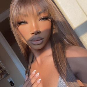 Niviawolfe Ebony webcam from Australia