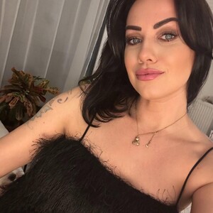 NoaLovee webcam livesex profile in caucasian cams