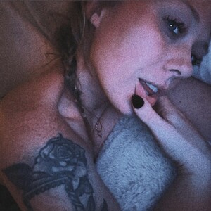 SneakyAlice Caucasian webcam from United States